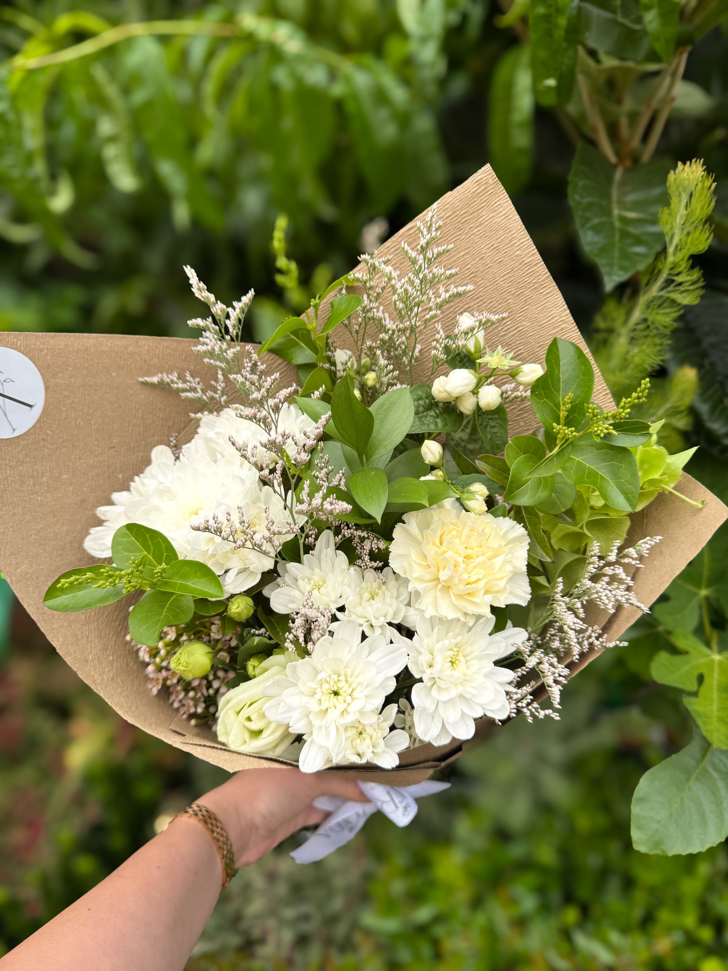 neutral bouquet