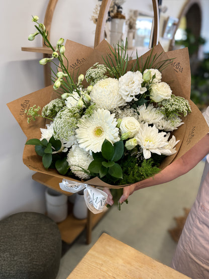 neutral bouquet