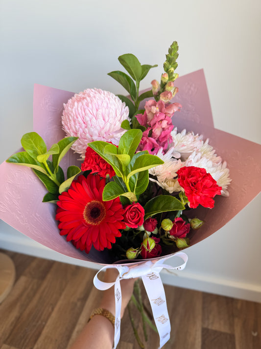 scarlet kiss bouquet